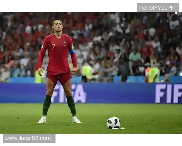 足球明星挑战极限美学：裸照背后的力量与艺术融合